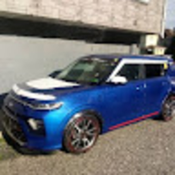 Meet your Posher, Chris - Picture 1 of 1